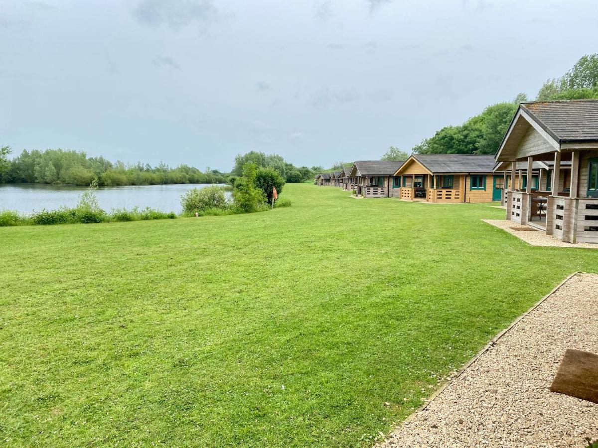 Lake Pochard, Oak Lodge سيرني الجنوبية المظهر الخارجي الصورة
