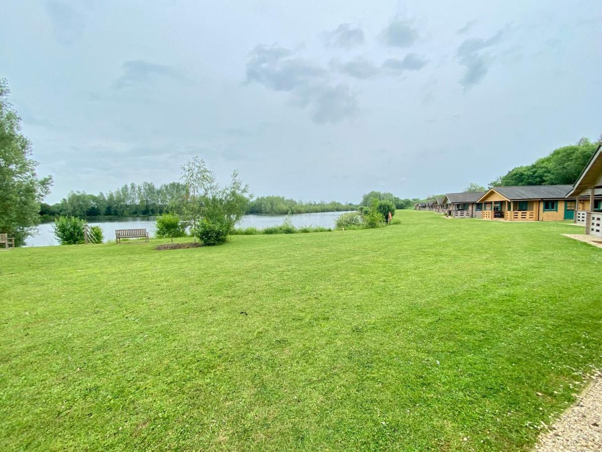 Lake Pochard, Oak Lodge سيرني الجنوبية المظهر الخارجي الصورة